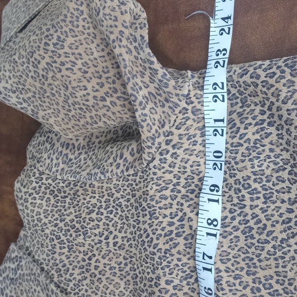 LAL live a little cheetah print 3/4 cuff sleeves 100% leather, pXL, jacket. - Picture 6 of 8